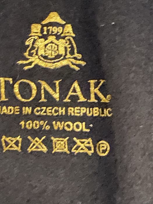 2 Czapki damskie TONAK w stylu retro