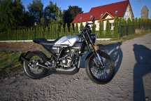 Brixton Crossfire Brixton Crossfire 125. Mocny scrambler na kategorię B.