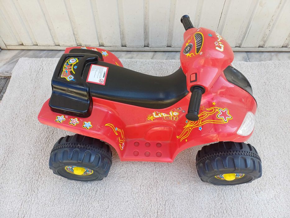 Moto elétrica tipo 4x4 para criança até aos 4 anos