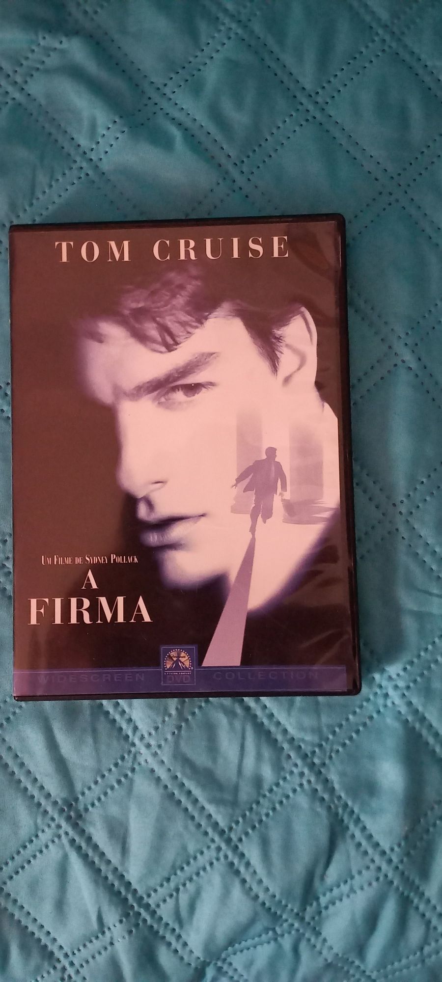 A firma : tom Cruise