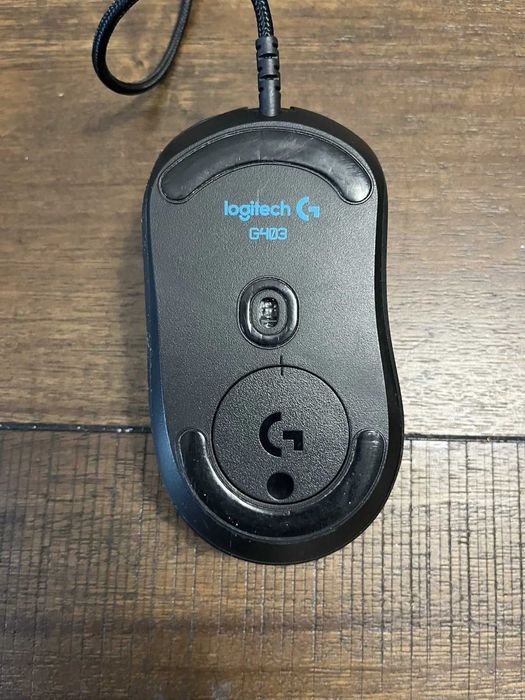 Rato gaming com fio da Logitech, totalmente testado.
