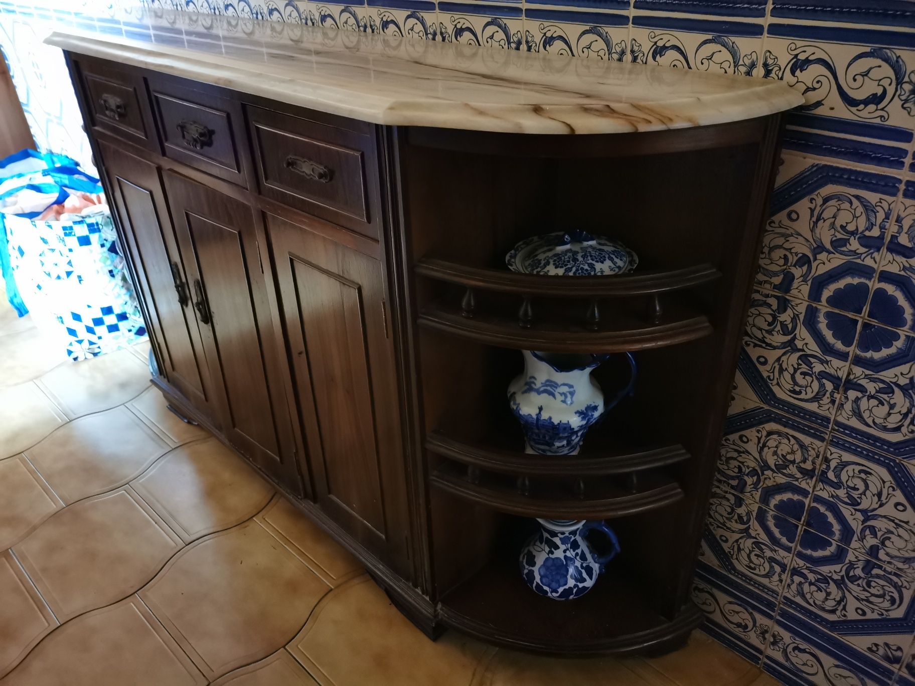 Móvel de entrada com Pedra Mármore