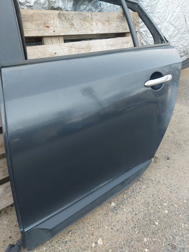 Renault megane III drzwi lewe tył tylne ładne w kolor teb66