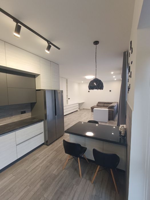 Оренда 3 кімнатної квартири котеджного типу