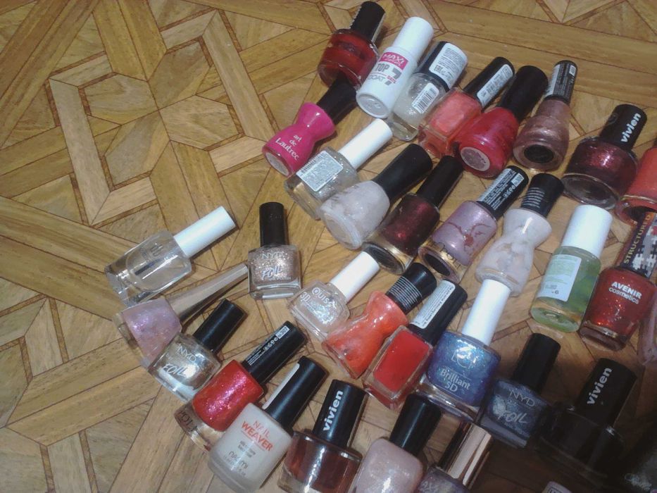 лаки для ногтей дешево.цена за все