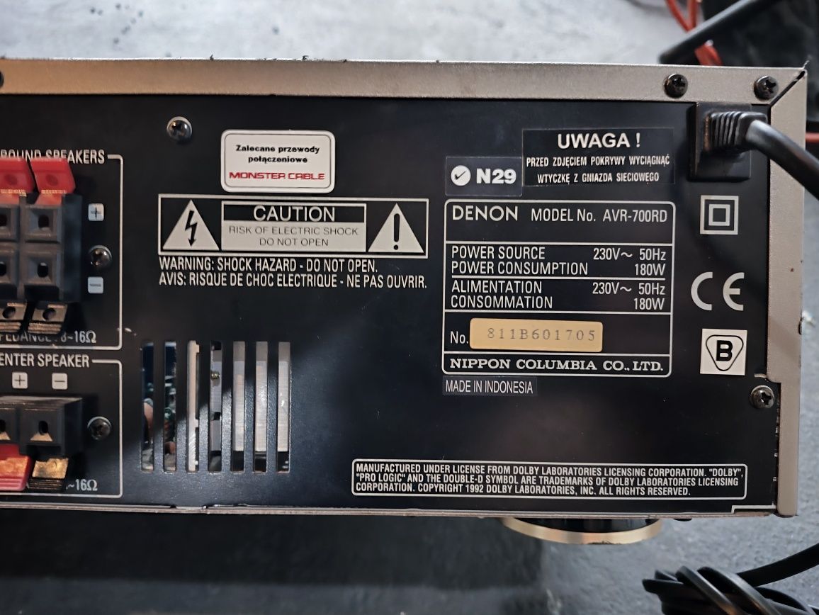 Amplituner Denon  AVR-700RD