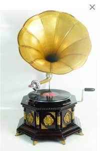 Sprawny gramofon patefon okuty mosiądzem + płyta i igly