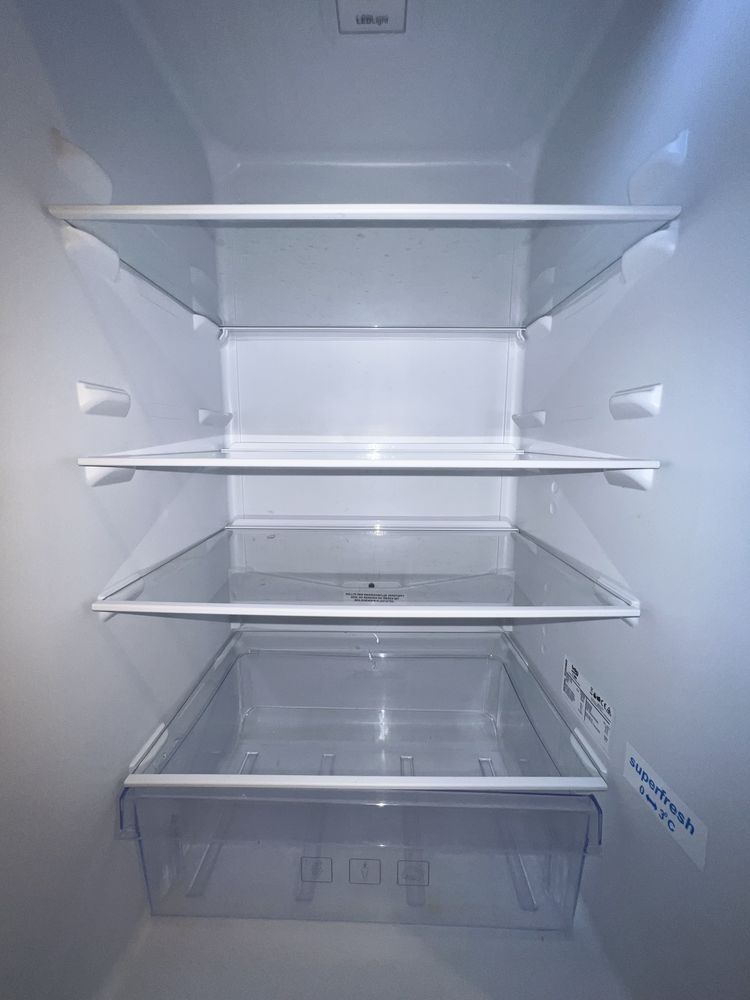 Lodówka BEKO RCSA270K30XP