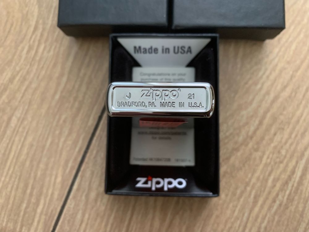 Зажигалка Zippo American Flag Diagonal High Polish Chrome, USA