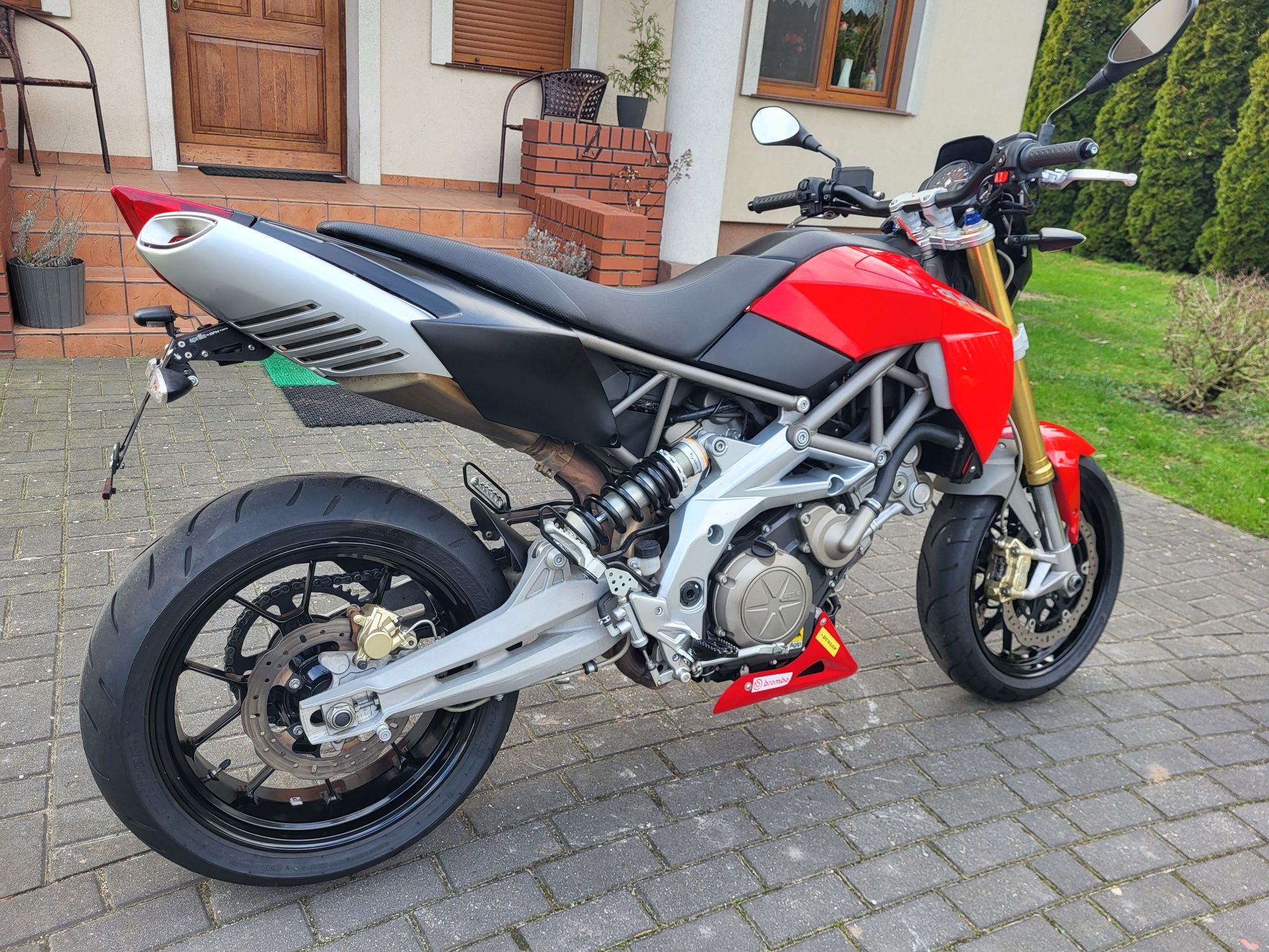 Aprilia Dorsoduro 750 piękna po dużym przeglądzie.