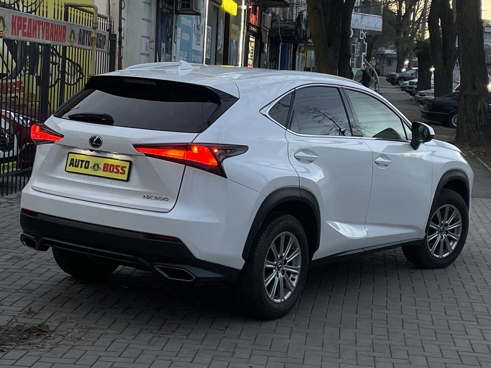 Lexus NX продам