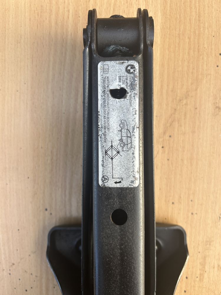 Домкрат BMW X1 X3 X4 X5 X6 E70 F15 G05 F25 G01 E48 F26 E71 F16