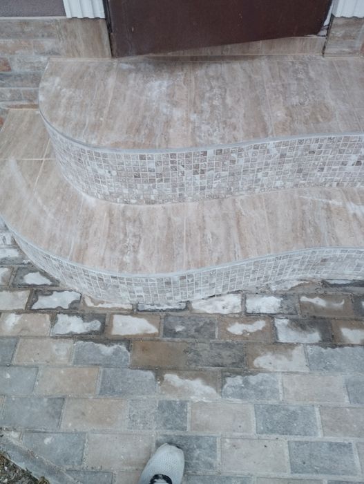 Строитель плиточник