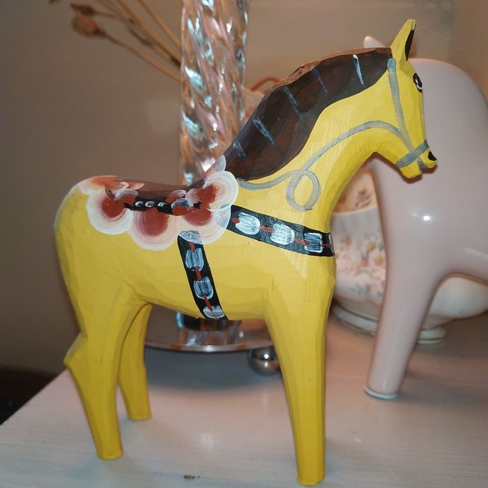 Konik Dalahäst  szwedzki Dalarna ręcznie wykonany kolekcjonerski żółty