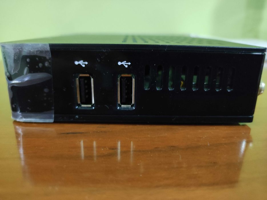 Receptor Satélite Mini Full HD Ethernet - AMIKO - COMO NOVO