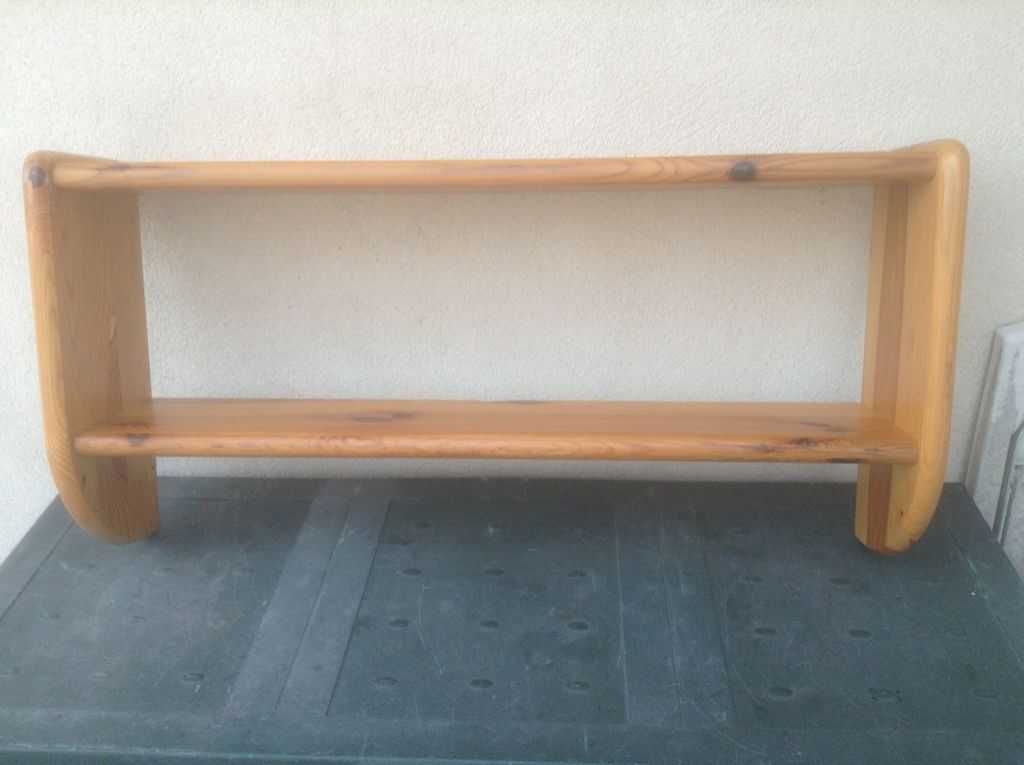 Półka dwupoziomowa z litego drewna. 90x 45x 20cm.