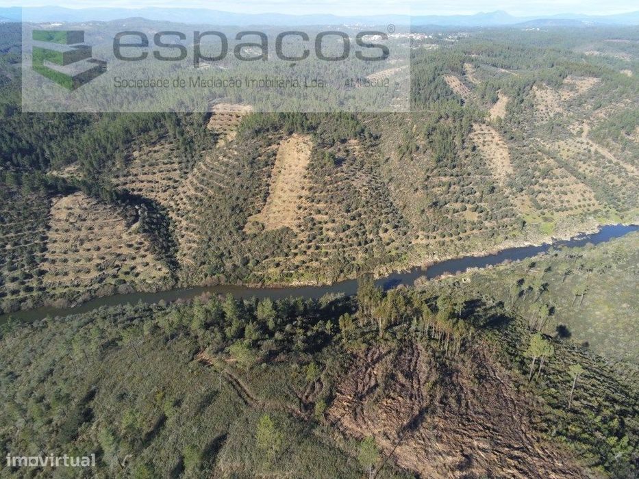 Terreno Rustico a confinar com Rio Ocreza