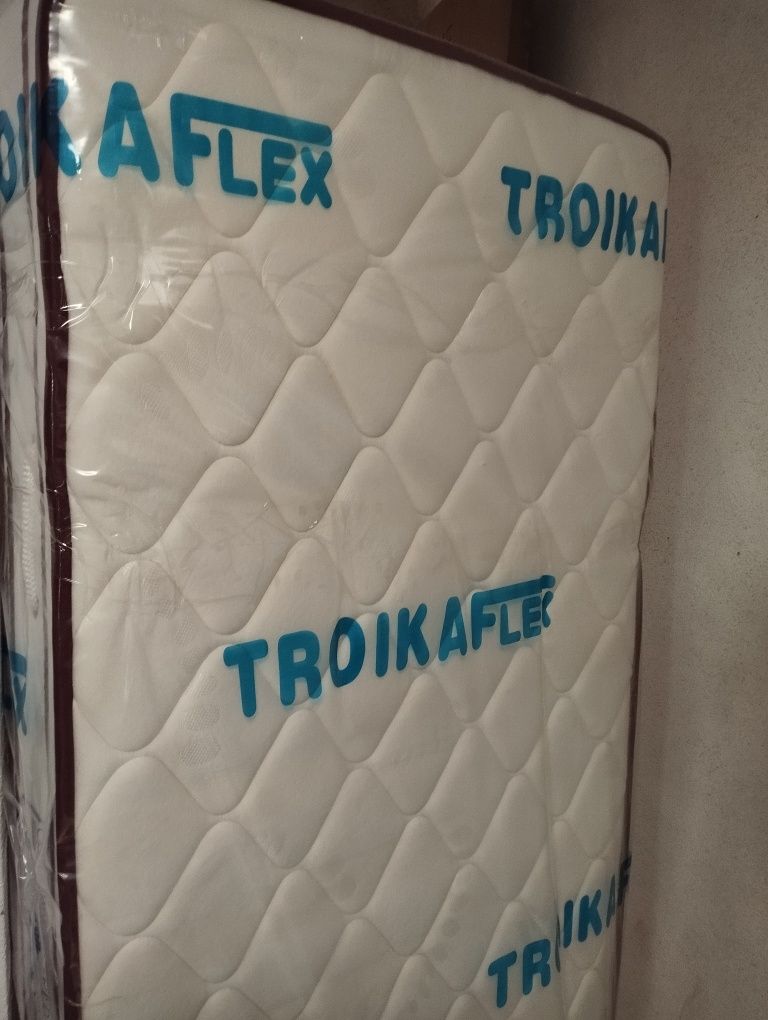Cama de criança com colchão