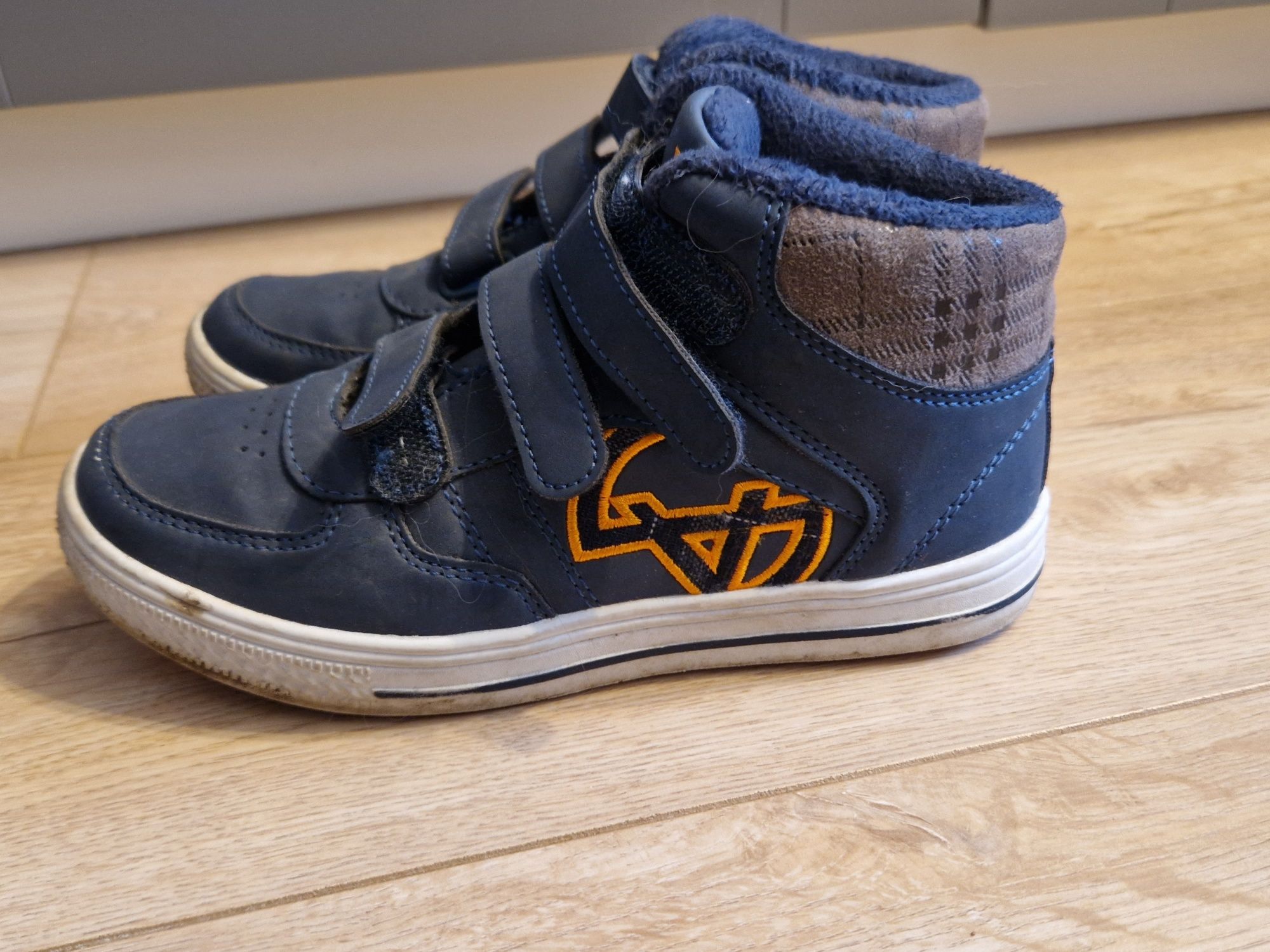 Buciki chłopięce/adidasy za kostke Victory