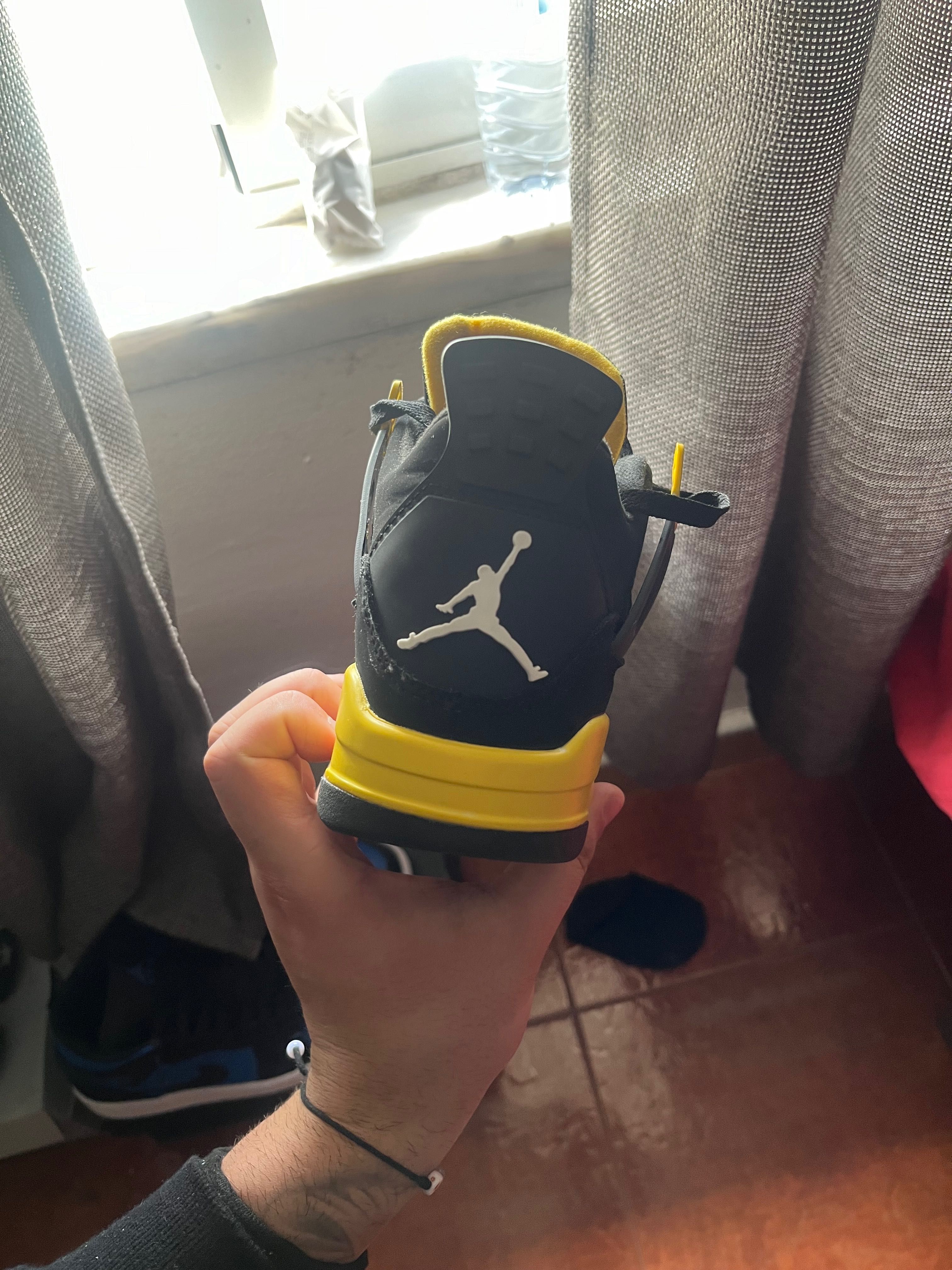 Jordan 4 autêntico