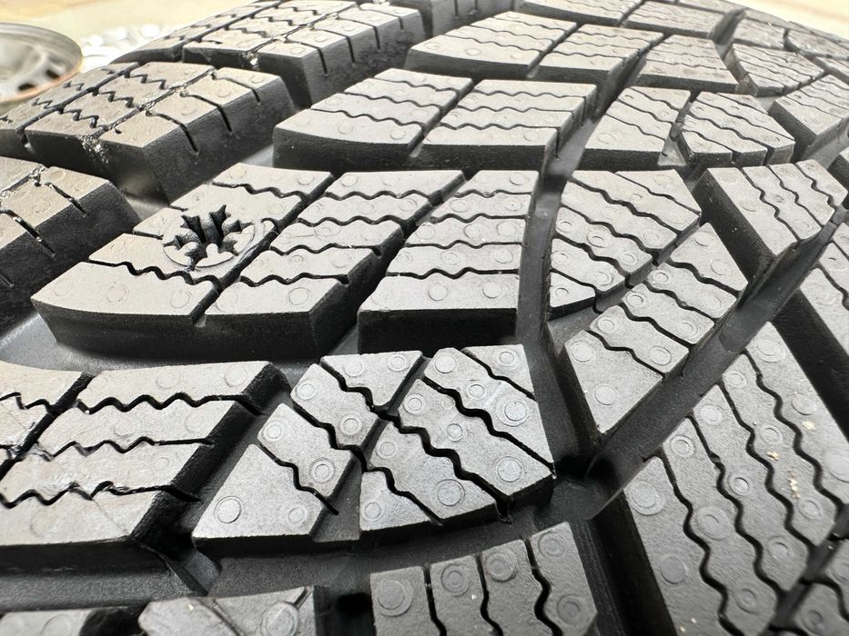 215-50 R18 95T Goodyear Ultragrip Performance Gen 1 2023 розпаровка