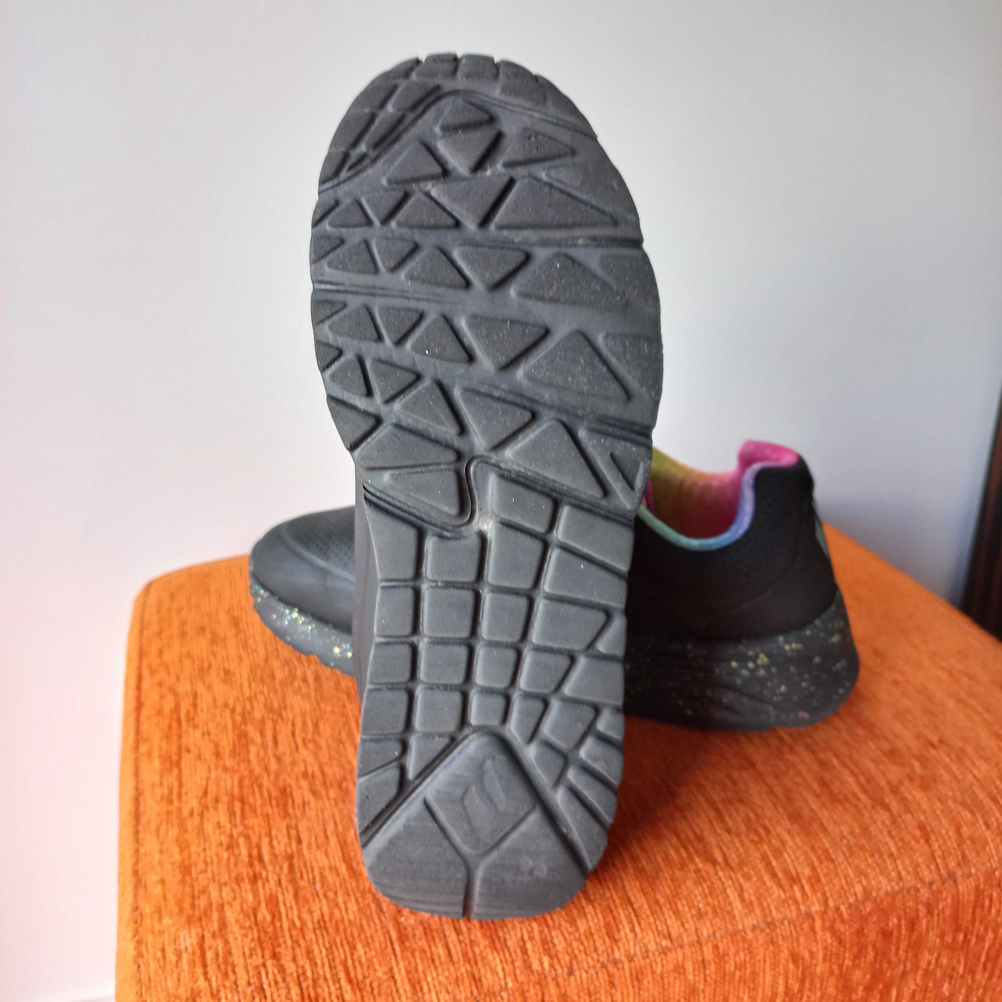 Sapatilha skechers 36
