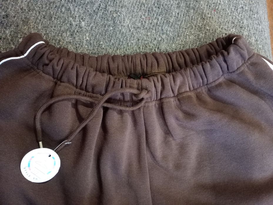 Штани на флісі нові