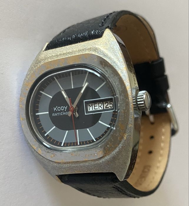 Relógio mecânico, Kody.