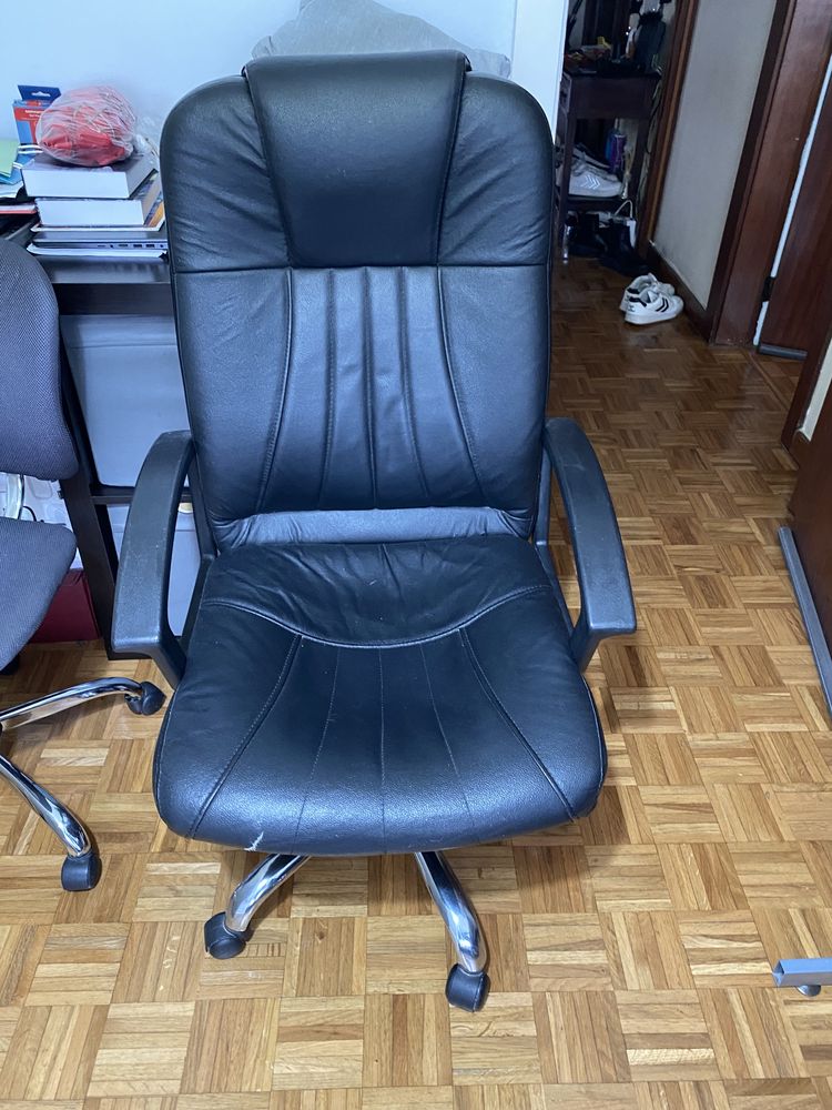 Cadeira de escritório preta