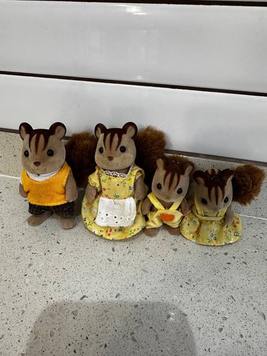 Сім'я білок sylvanian families