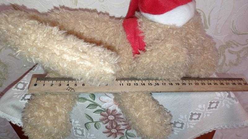 Собачка в новогодней шапочке механика