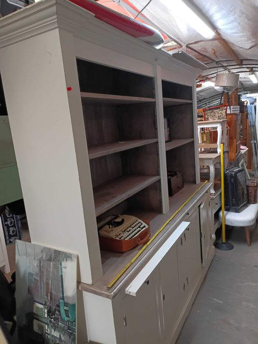 Regał, biblioteka prowansalska