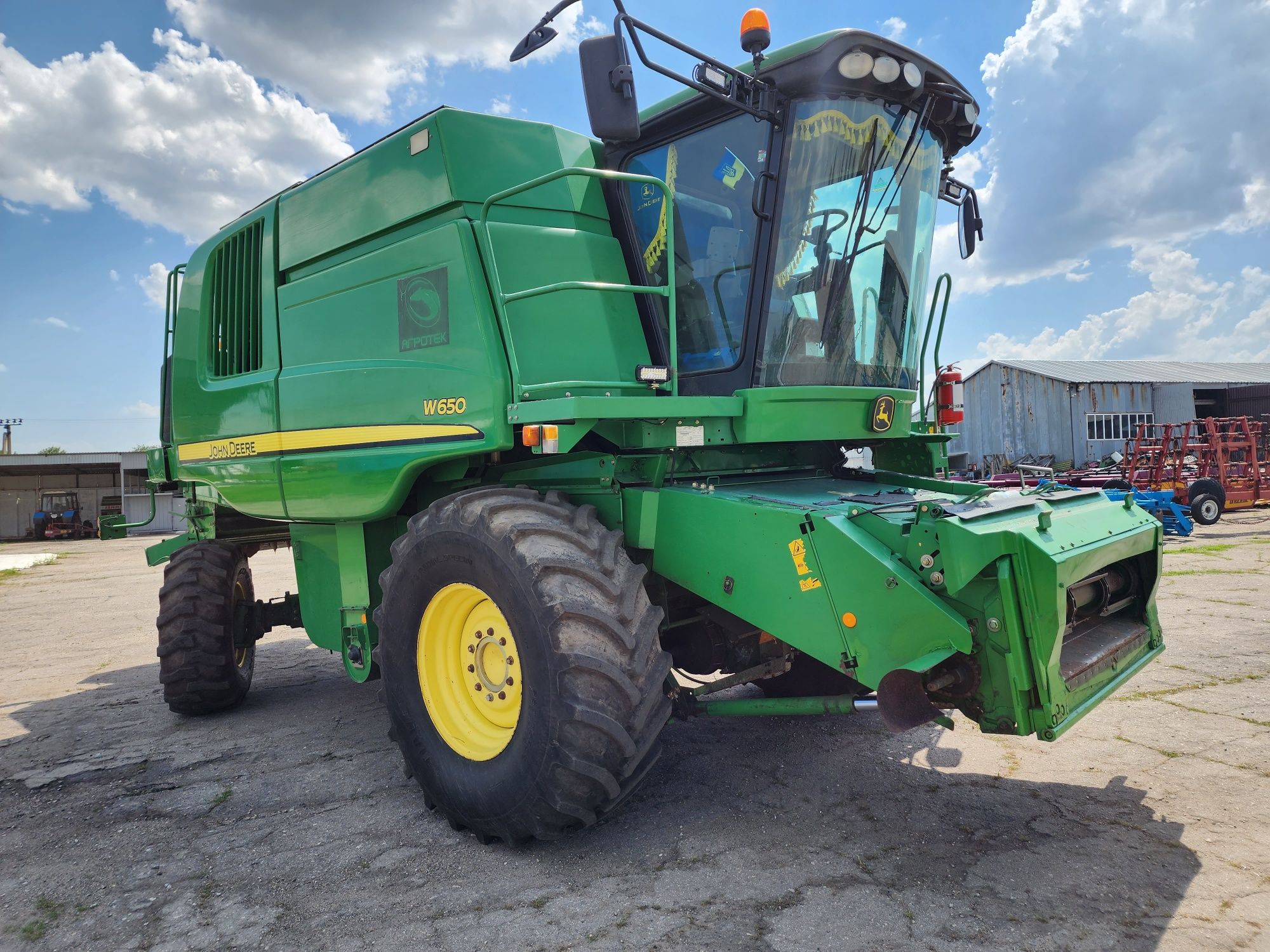 Комбаїн John Deere w650