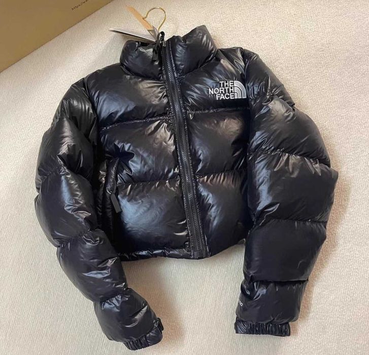 Krótka kurtka puchowa damska na modę