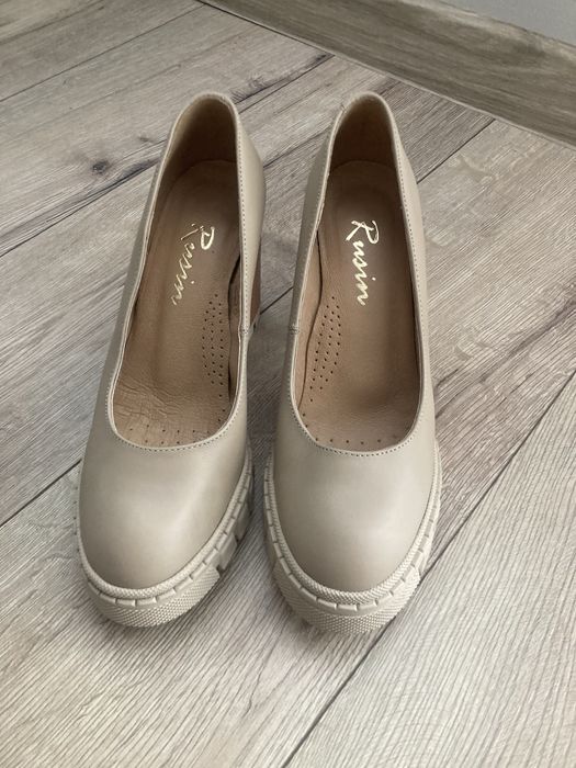 Buty Rusin w kolorze beżowym