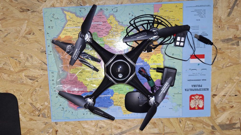 Dron zdalnie sterowany