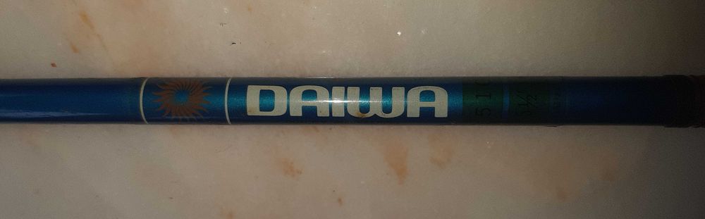 Cana de Pesa e carreto DAIWA com acessórios