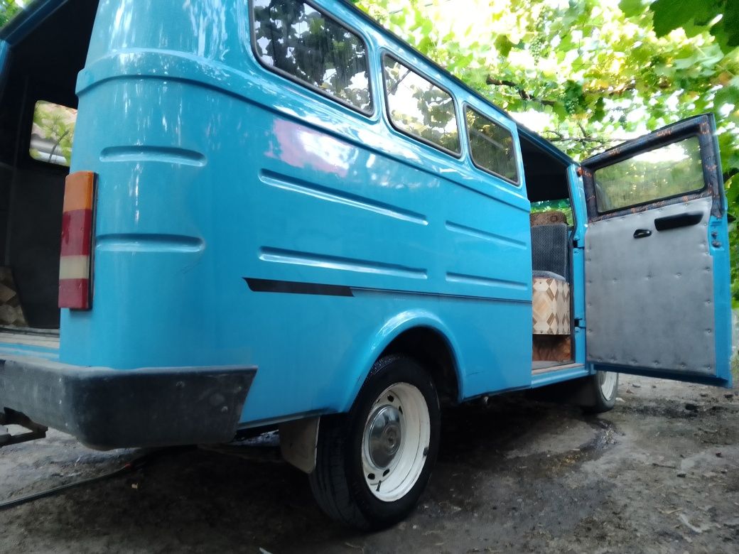 Авто "Бус" сів поїхав
