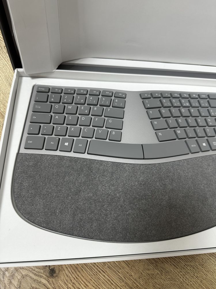 Клавіатура Microsoft Surface Ergonomic Keyboard