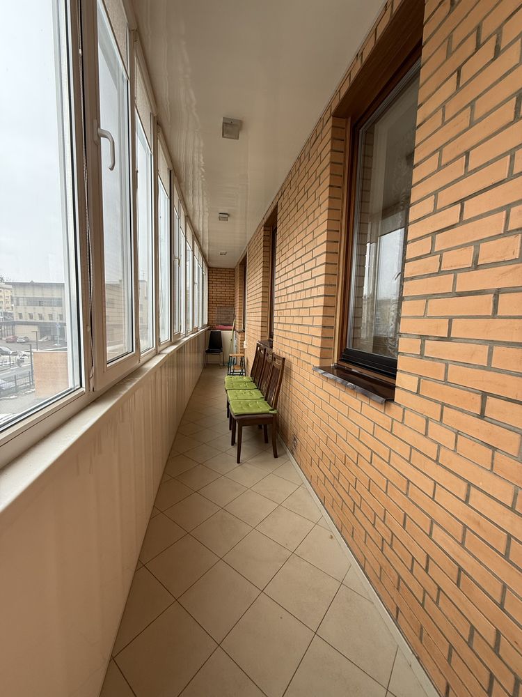 Продам 3х комн.квартиру 117м2,ул.О.Яроша 22,Метро Ботанический Сад