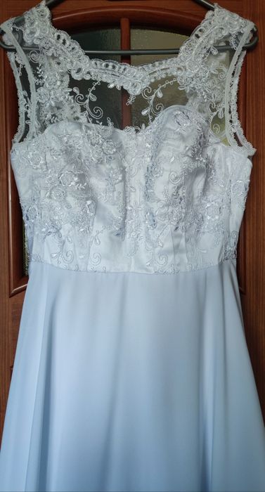 Suknia ślubna biała dluga