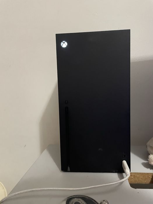 Xbox series x com 3 comandos e caixa original