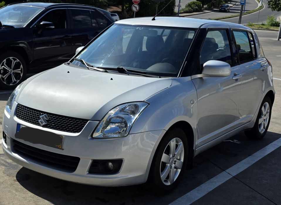 Vendo o carro Suzuki Swift, o carro está muito bom estado 
 140.000 km