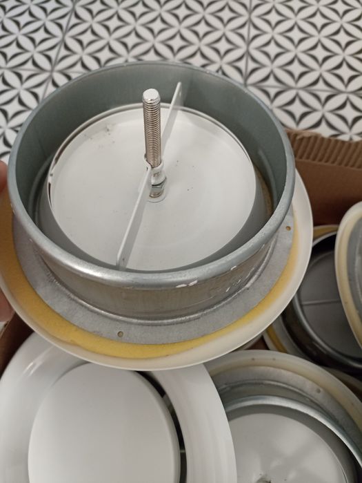 Anemostat sufitowy wywiewny 125 mm