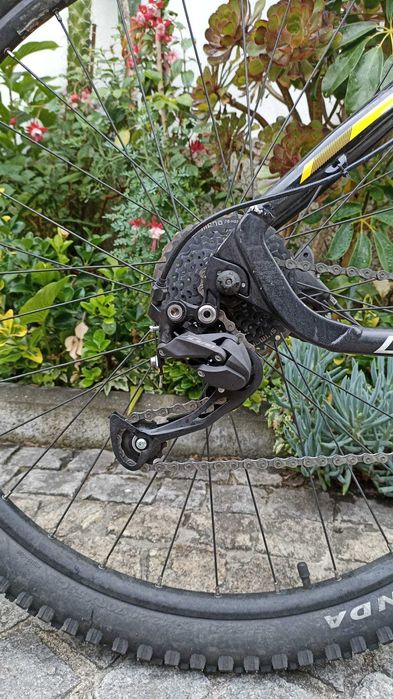Bicicleta Deed Flame 29 + Bicicleta EMT +Capacete