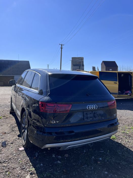 Audi q74m audi ку7 крило ауді q8 shs dsbd sku ауді