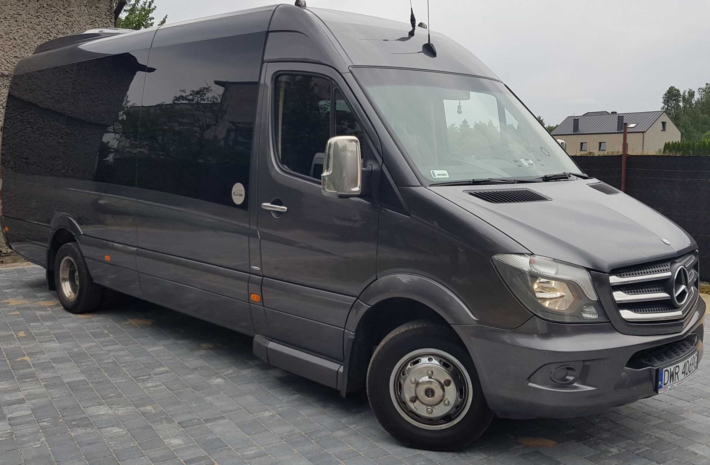 Wynajem autokarów busów autokar bus Katowice przewóz pracowników osób