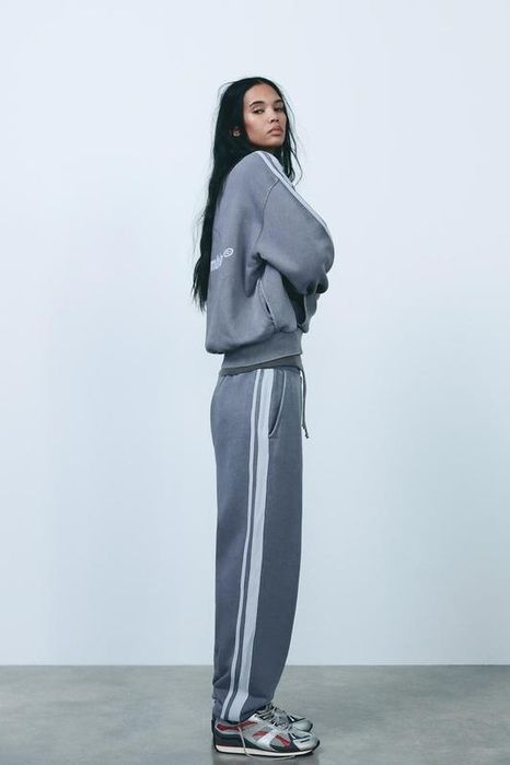Костюм zara худі з написом та смугами