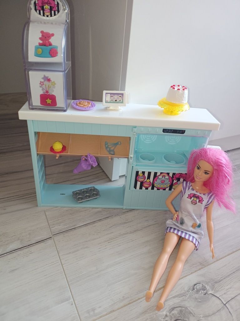 Lalka Barbie cukiernia