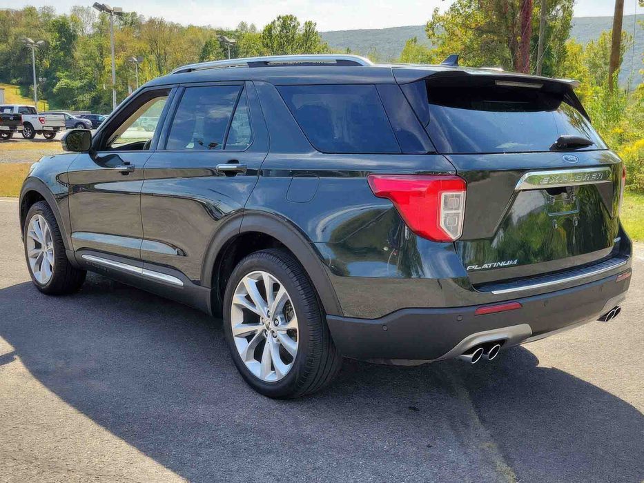 Ford Explorer Platinum      2022